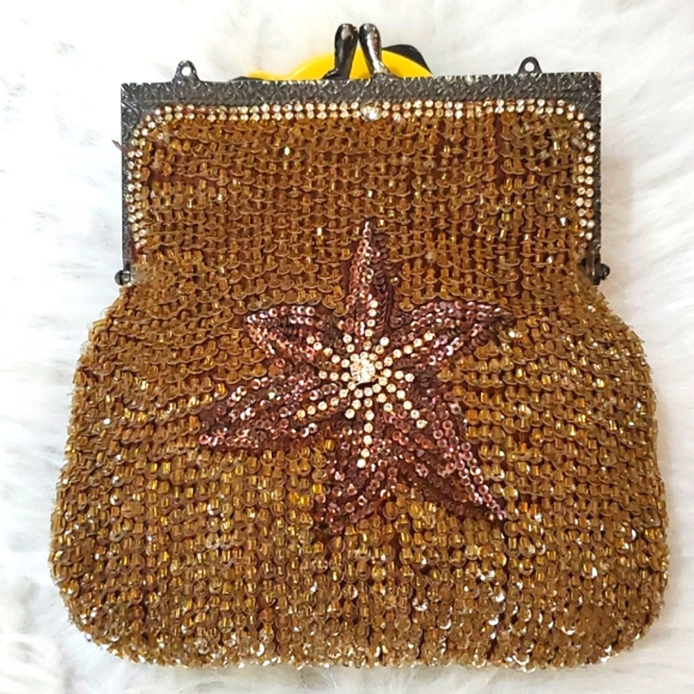 🍃Vintage Christian Livingston clutch bag